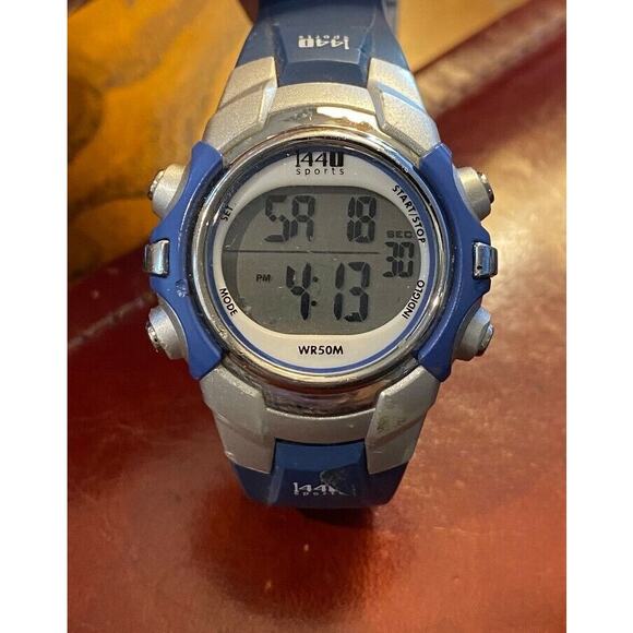 Women's 35mm Timex I440 Sports Watch, WR 50M - Picture 1 of 2